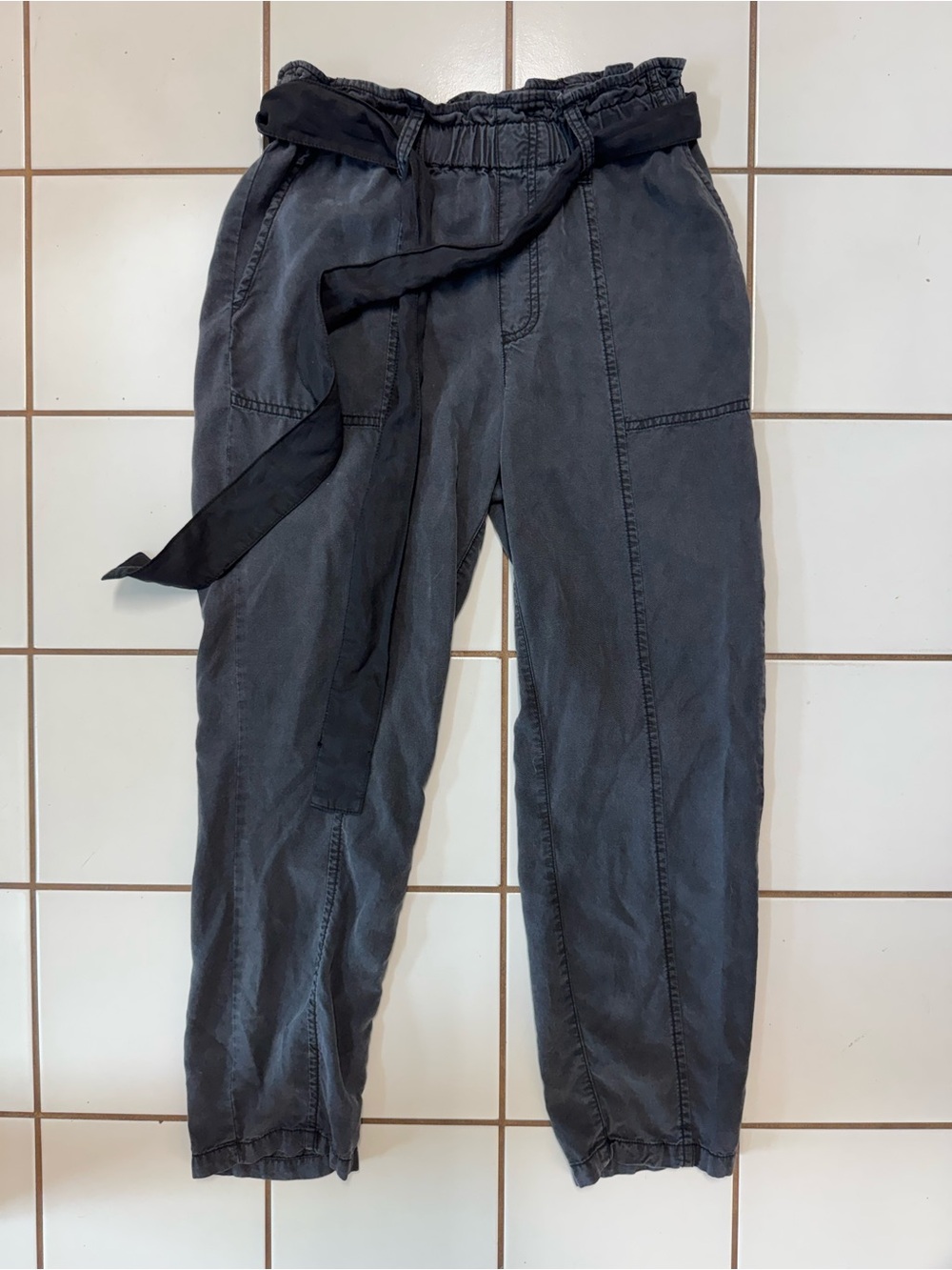 Women’s pull on pant. Tie waist. Size XS